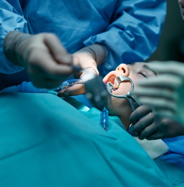 servicio de cirugia oral en granada